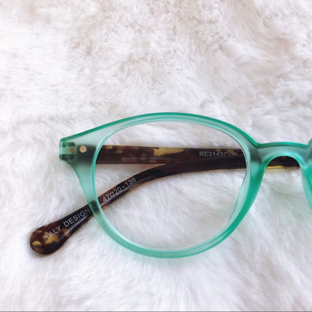 Kaylee Green Classic Round Reader Glasses - Picture 6 of 11
